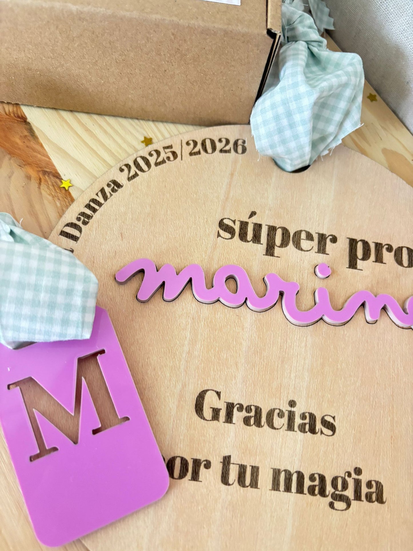Pack “Súper Profe” — Placa de madera + colgador con inicial a conjunto